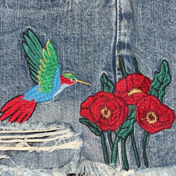 Design Lab Lord & Taylor Blue Embroidered Jean Shorts - Picture 3 of 7